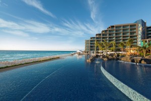 HRH Cancun pool