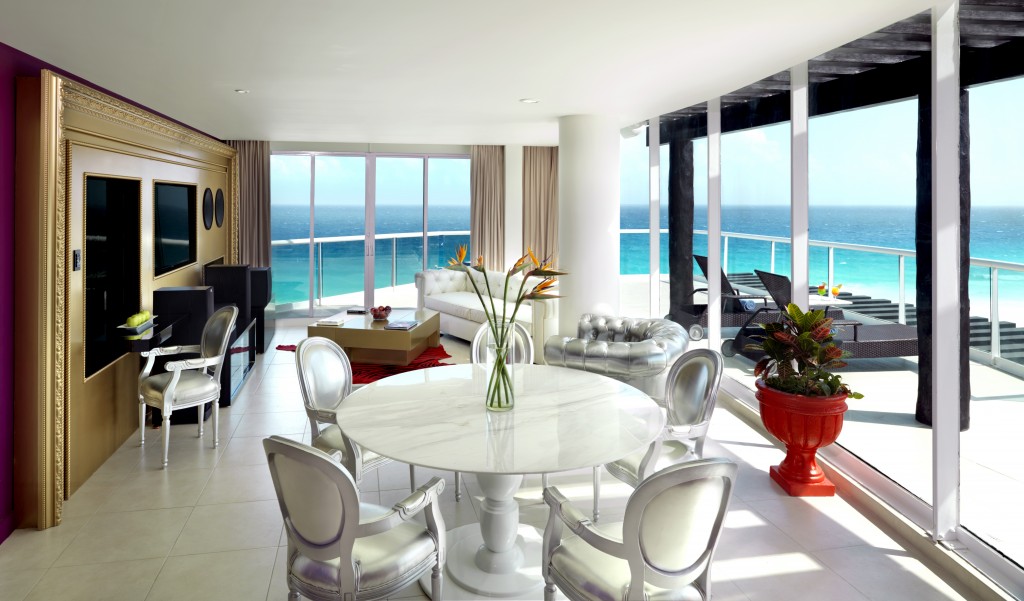 Cancun Rock Star Suite - Living Area